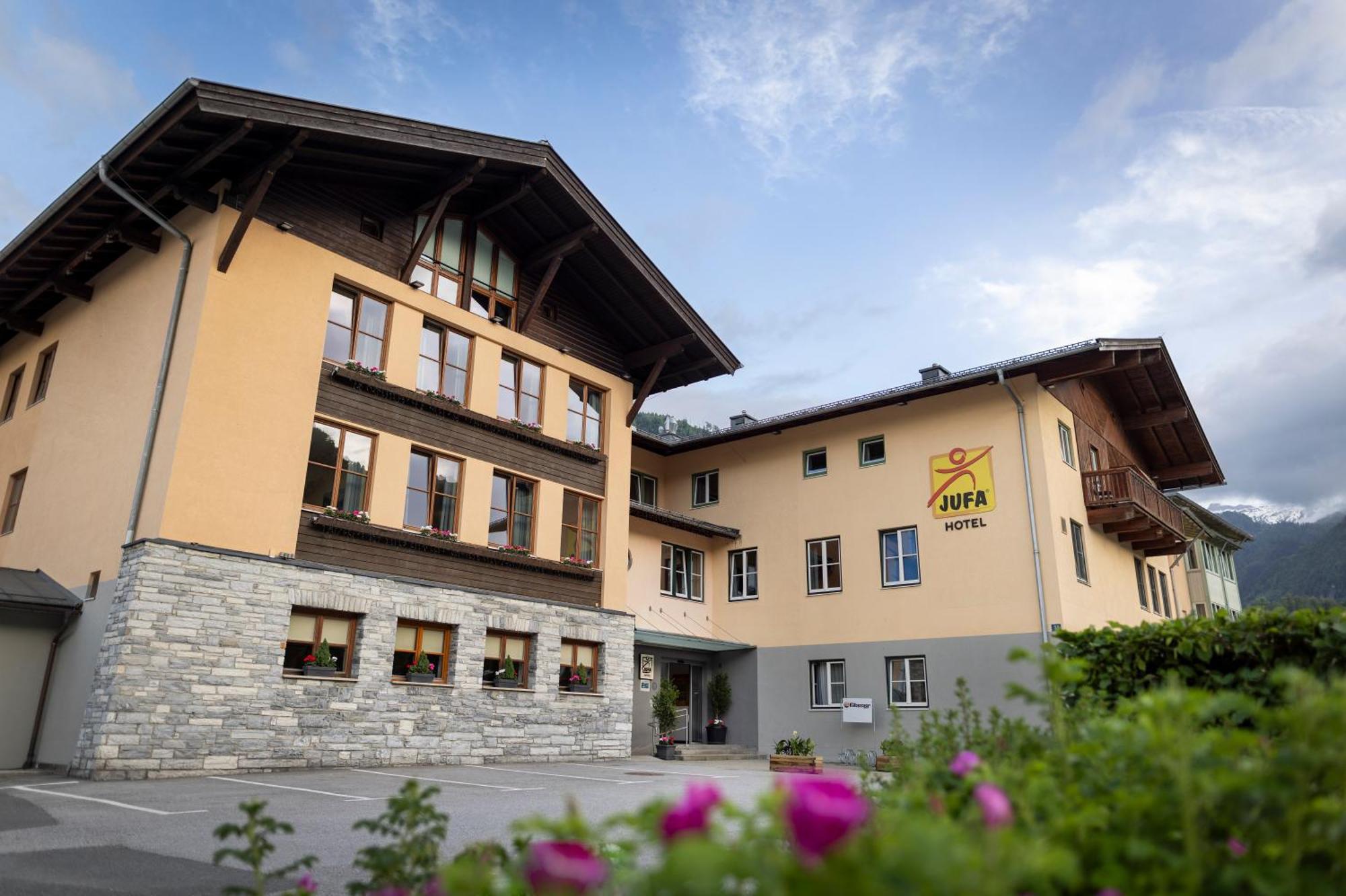 Jufa Hotel Kaprun - Summercard Included エクステリア 写真